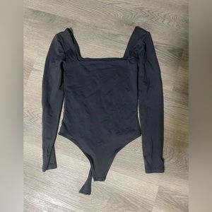 Aritzia Babaton square neck bodysuit